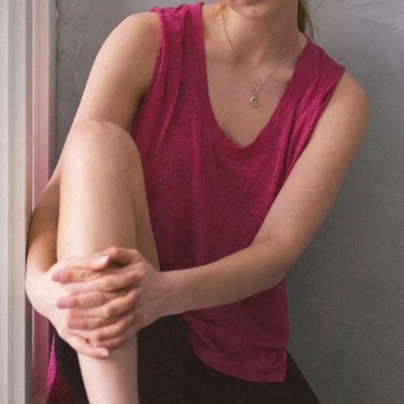 NWT Urban Outfitters Aimee Pleated Burnout Berry Pink Tank Top L - Picture 3 of 4